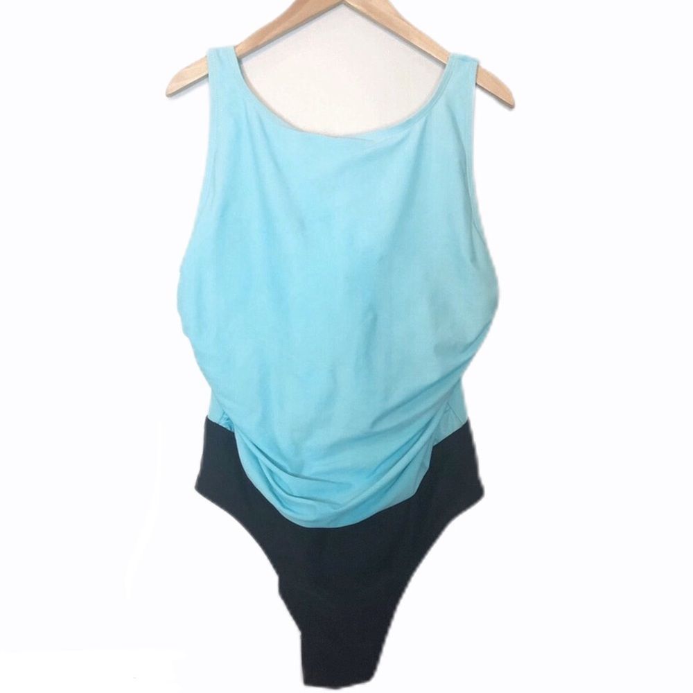 At The Beach Slimming 1 Piece Bathing Suit Size 16